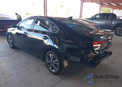 2024 Kia Forte Lxs z USA, uszkodzony, nr VIN 3KPF24ADXRE717877